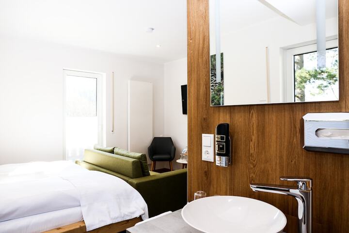 Room 15 of 43