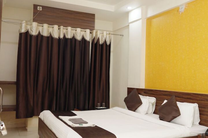 Room 10 of 38