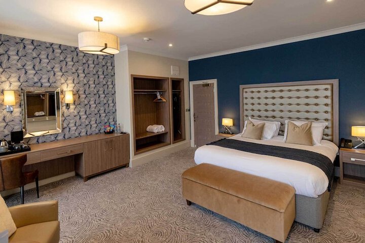 Room 16 of 50