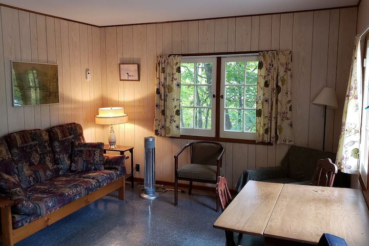 Room 102 of 215