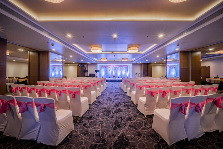 Ballroom/Hall 11 of 35