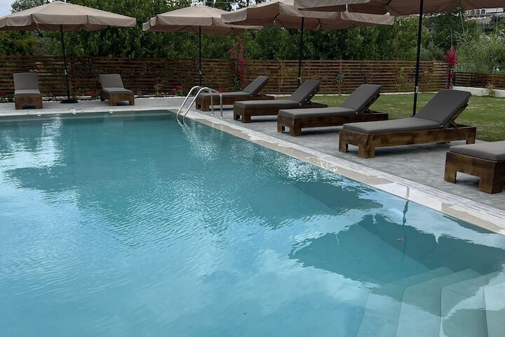 Pool 13 of 35