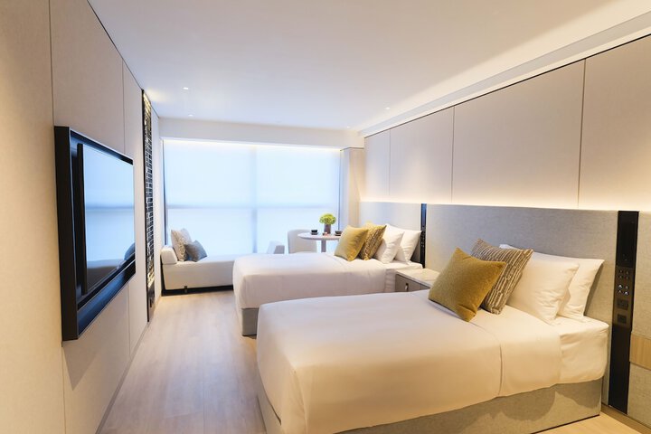 Room 8 of 26