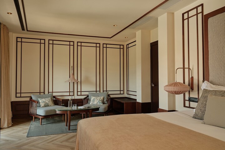 Room 3 of 92