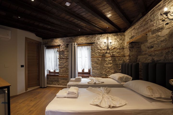 Room 8 of 42