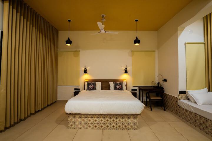 Room 12 of 63