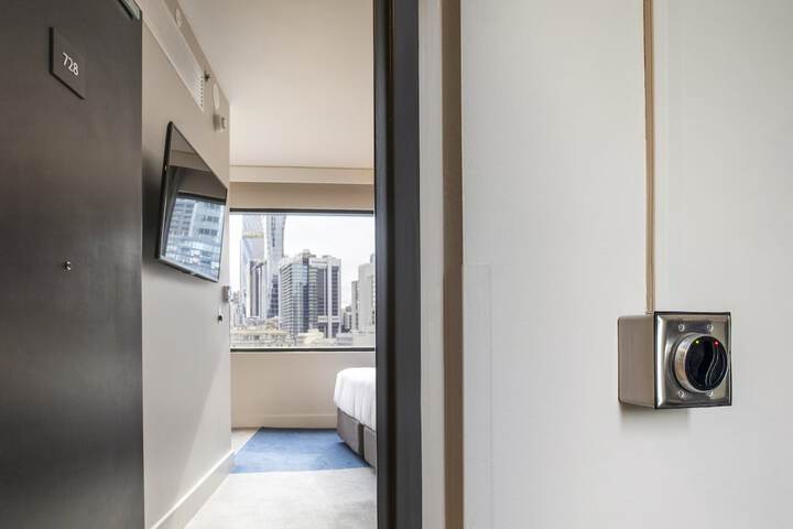 Room 10 of 70