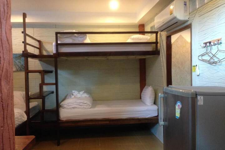 Room 18 of 34