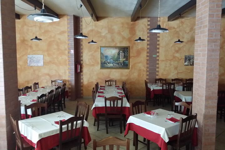 Dining 42 of 63
