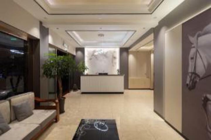 Xiangshun Audio-Visual Hotel (Yuxi Agricultural Vocational and Technical College Branch)