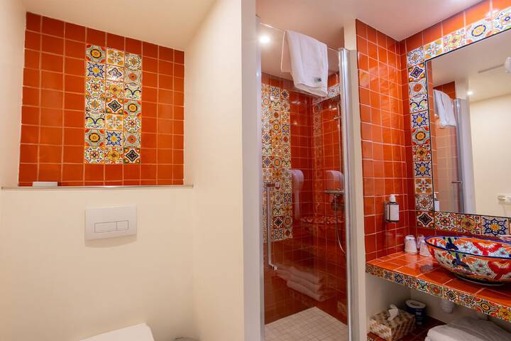 Room 10 of 26