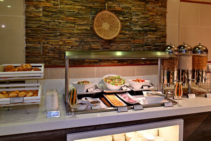 Breakfast/Coffee Service 138 of 184