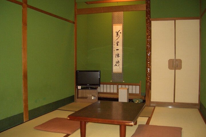 Room 17 of 32