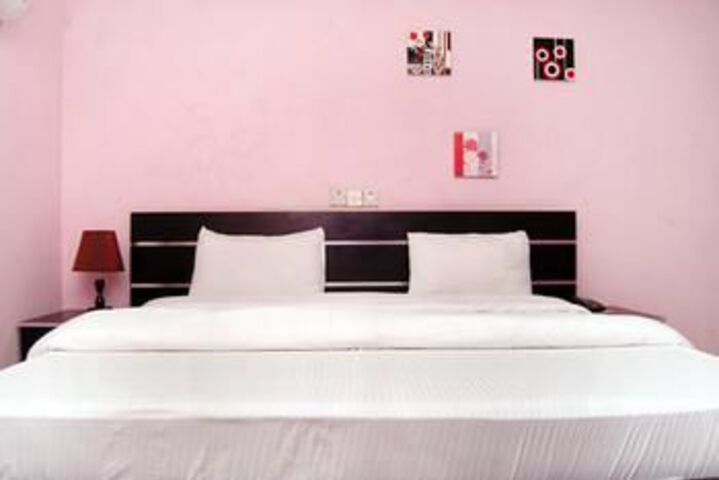 Room 26 of 83