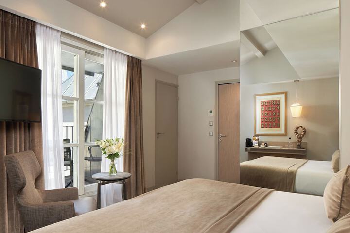 Room 7 of 70