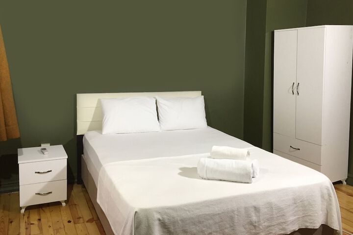 Room 14 of 63