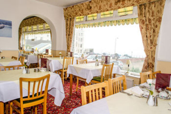 Dining 14 of 47