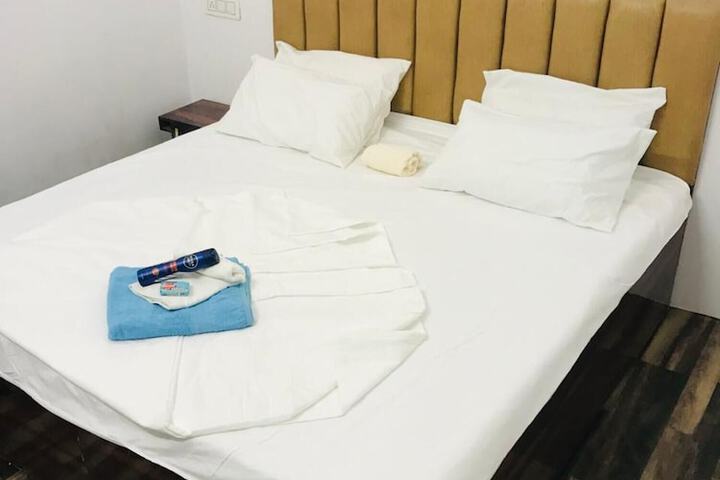 Room 4 of 24