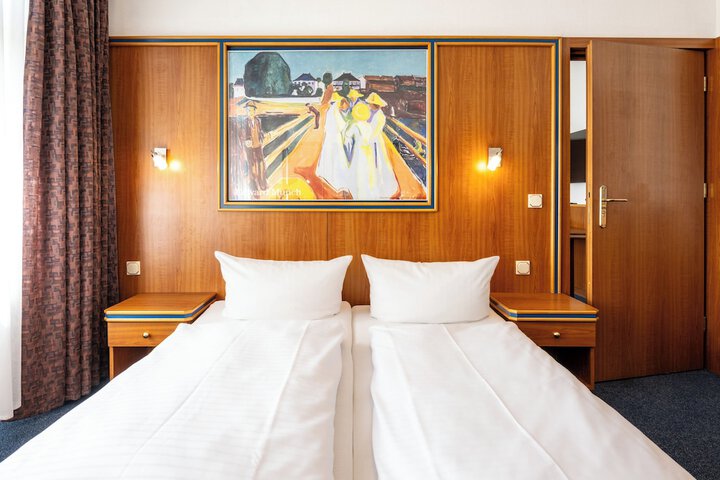 Room 29 of 103