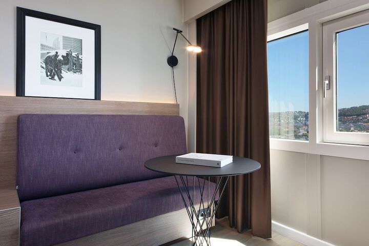 Room 26 of 127