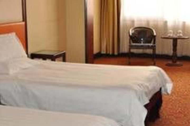 Room 4 of 23