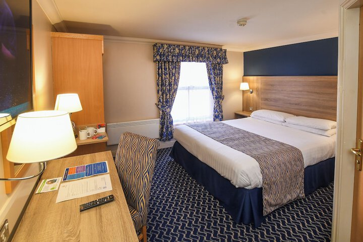 Room 46 of 216