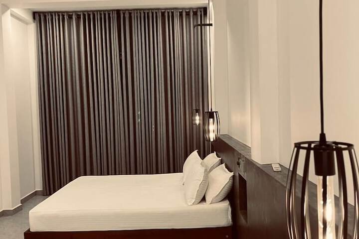 Room 10 of 29
