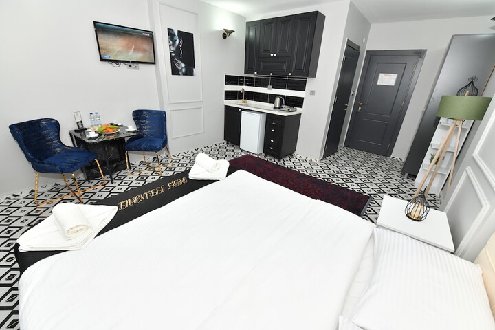 Room 6 of 47
