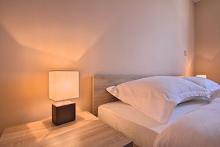 Room 6 of 21