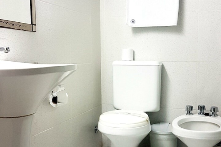Room 13 of 27