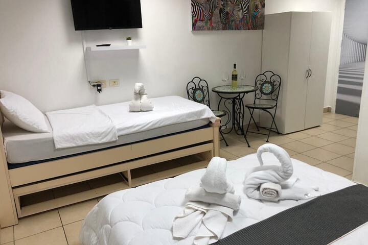 Room 37 of 140