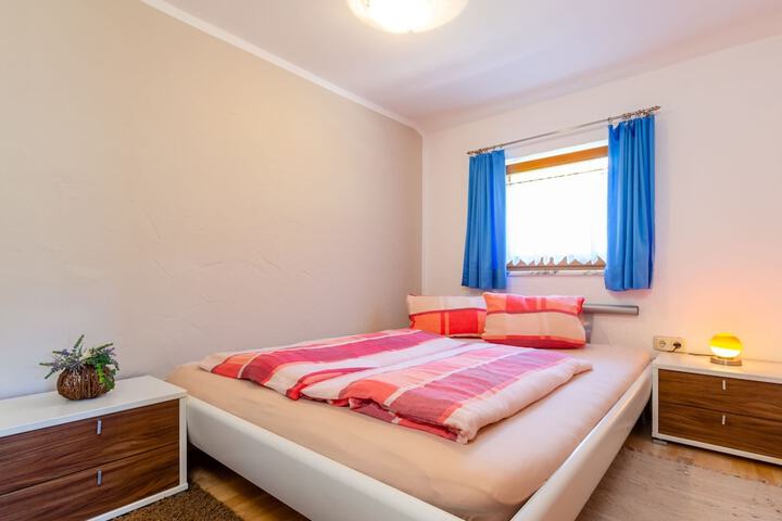 Room 2 of 25