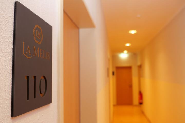 Ballroom/Hall 23 of 28