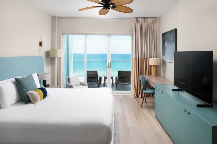 1 King Bed Accessible (2 of 18)