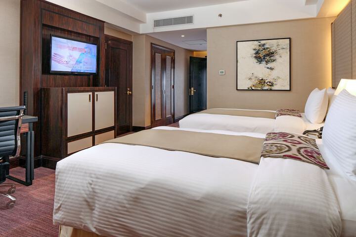 Room 12 of 60