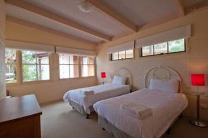 Room 9 of 17