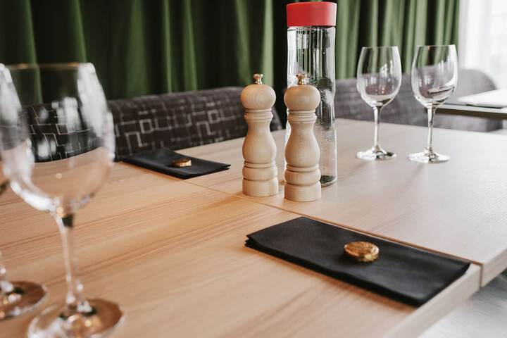 Dining 38 of 59