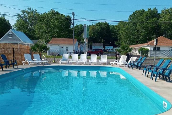 Hotel with Pool