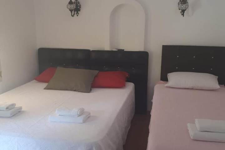 Room 4 of 34
