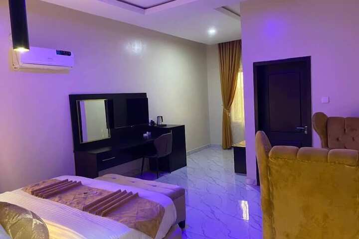 Room 3 of 36