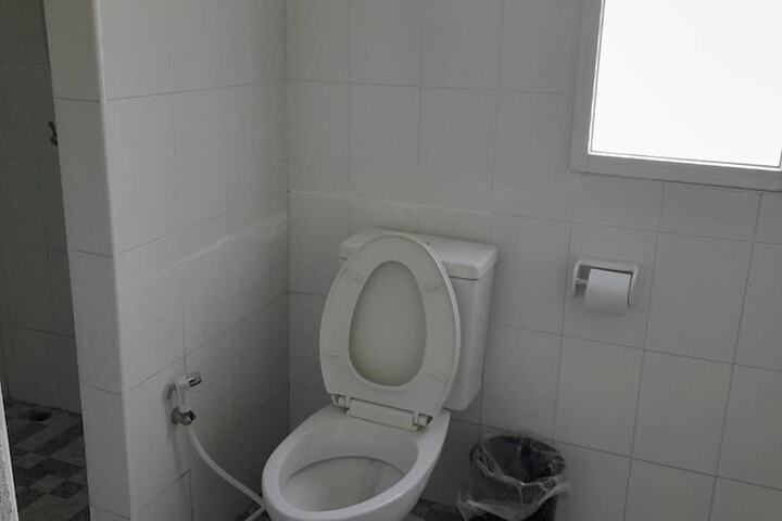 Room 32 of 41