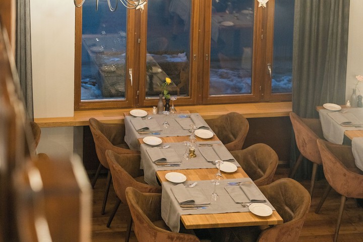 Dining 54 of 70