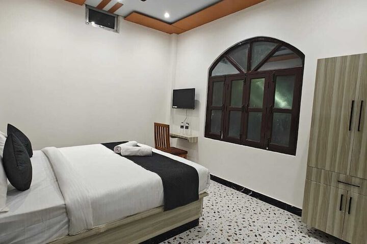 Room 3 of 39