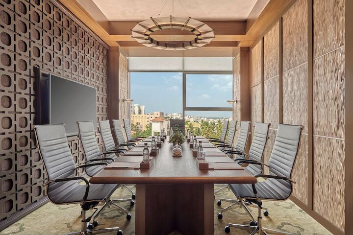 Business Center 26 of 27