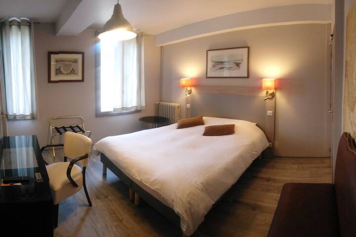 Room 9 of 30