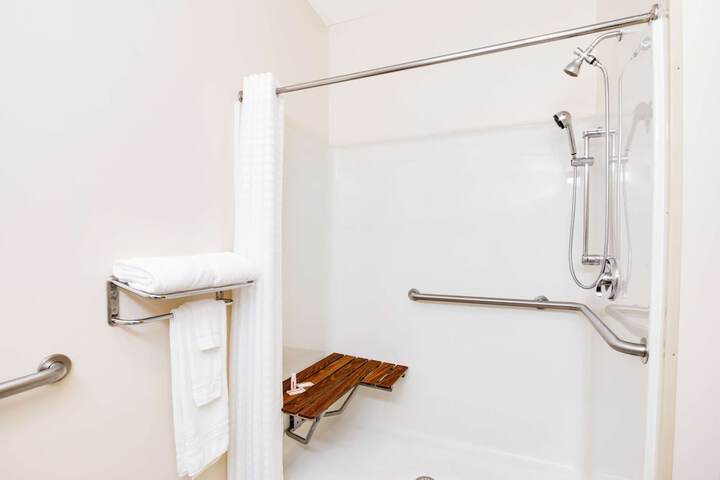 1 Queen Bed Flatsc Windst High Speed Continental Breakfast (17 of 26)