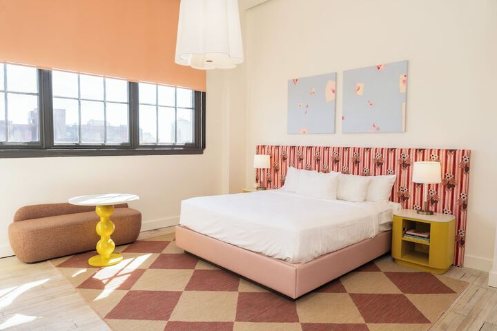 Room 30 of 69