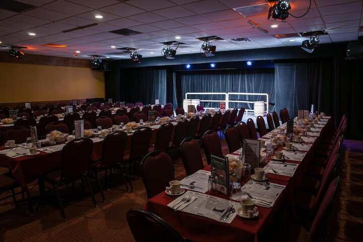 Ballroom/Hall 105 of 141