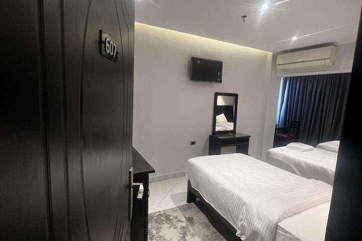 Room 47 of 107