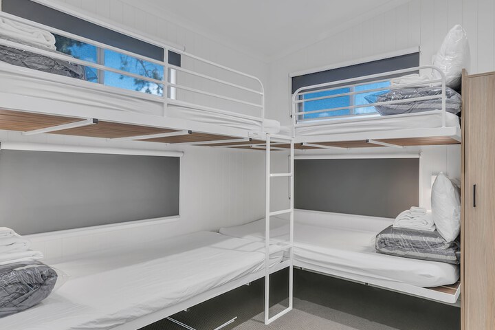 Room 22 of 176